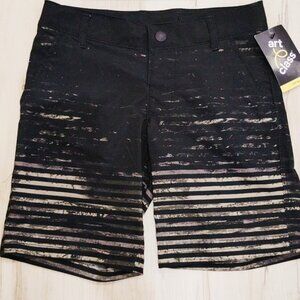 short niño marca ART CLASS nuevo con etiquetas talla 7